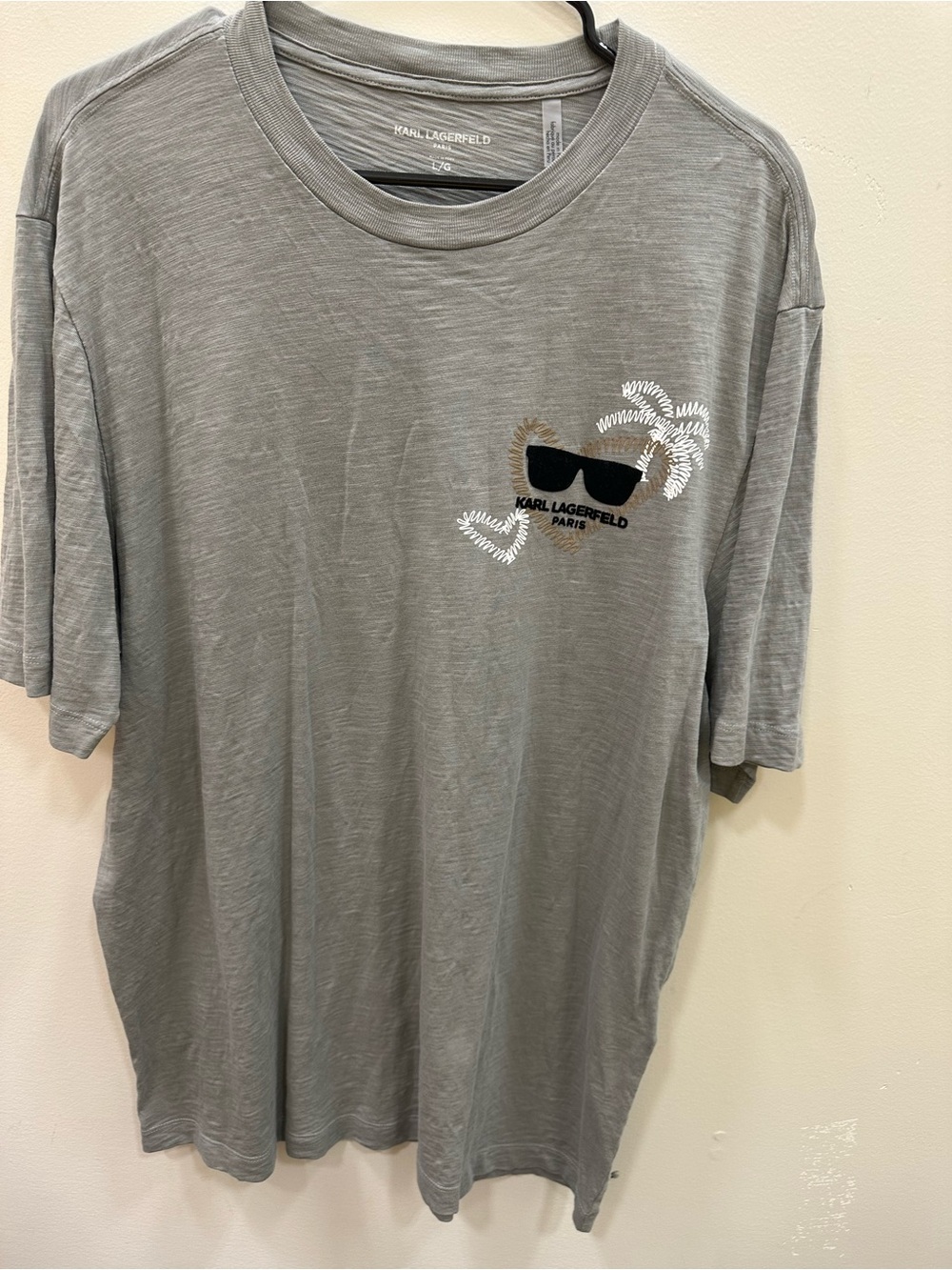 Karl Lagerfeld Light Gray Palm Sunglasses Graphic Short Sleeve Tee